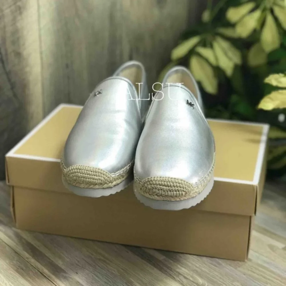 💖MEGA SALE💖🌿 NWT Michael Kors Hastings Slip On  7 Metallic Silver 40R8HTFP2M